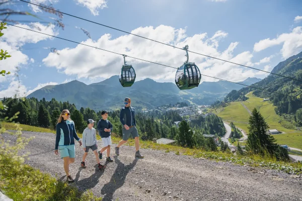 Familien-Wanderung im Urlaub