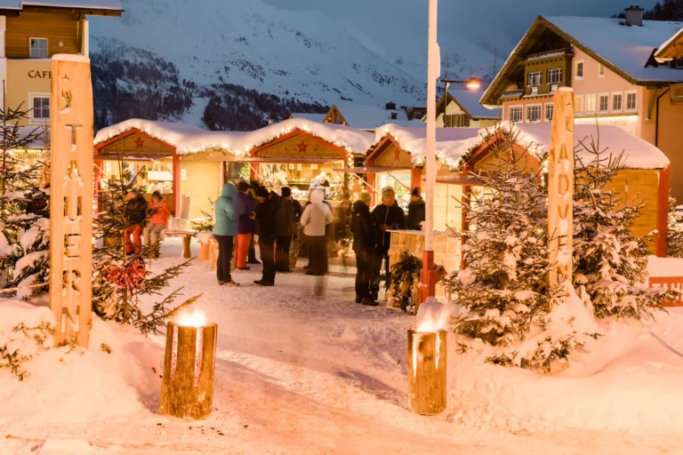 Weihnachtsmarkt während Tauernadvent Obertauern